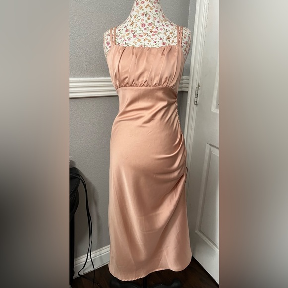 ASTR THE LABEL Midi Dress - Picture 7 of 7